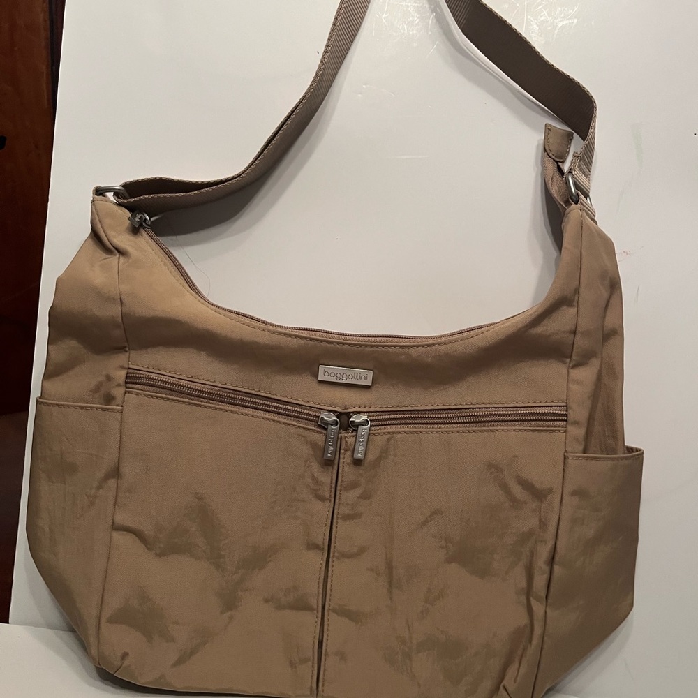 Baggallini Horizon Beige Hobo Bag